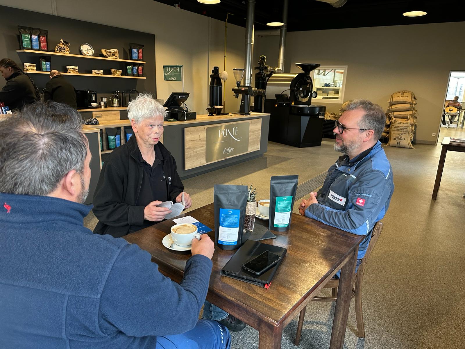 Mehr über den Artikel erfahren Kaffeeliebe verbindet